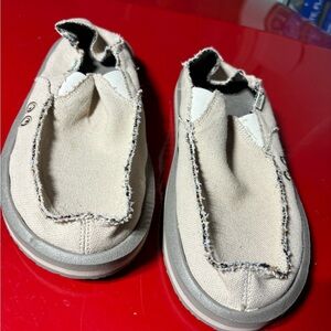 Men’s Sanuk loafers